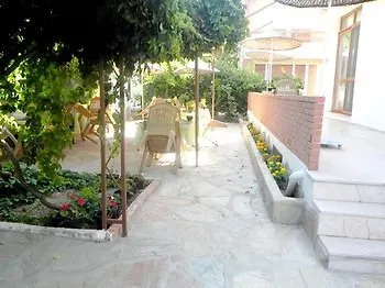 فندق Akpinar 3*
